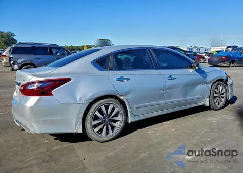 2017 Nissan Altima 2.5 z USA, uszkodzony, nr VIN 1N4AL3AP6HC164572